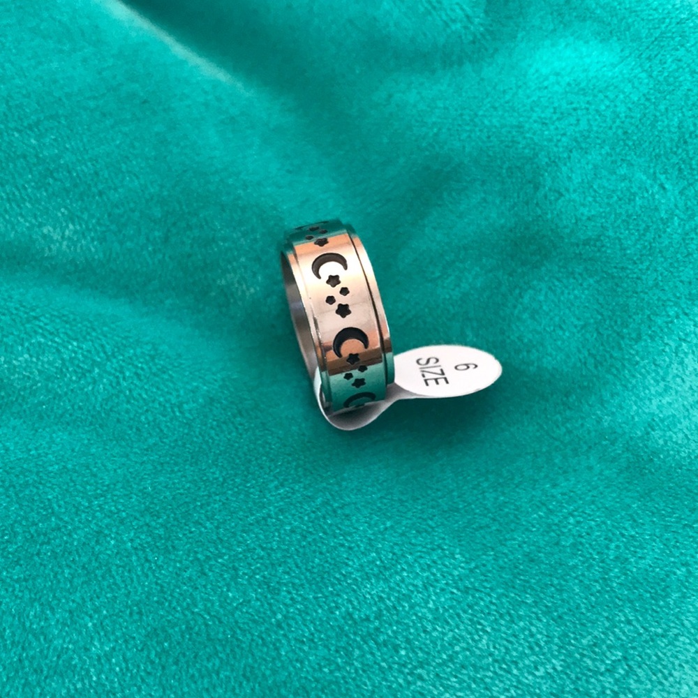 BOGO 😻POUCH WITH Anxiety Relief Spinning Sterling Silver Ring